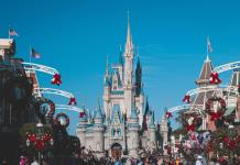 Disney y junta de Florida llegan a acuerdo de 15 años para zanjar disputa legal