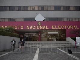 INE sanciona con 1,7 millones de dólares a partidos por impuestos