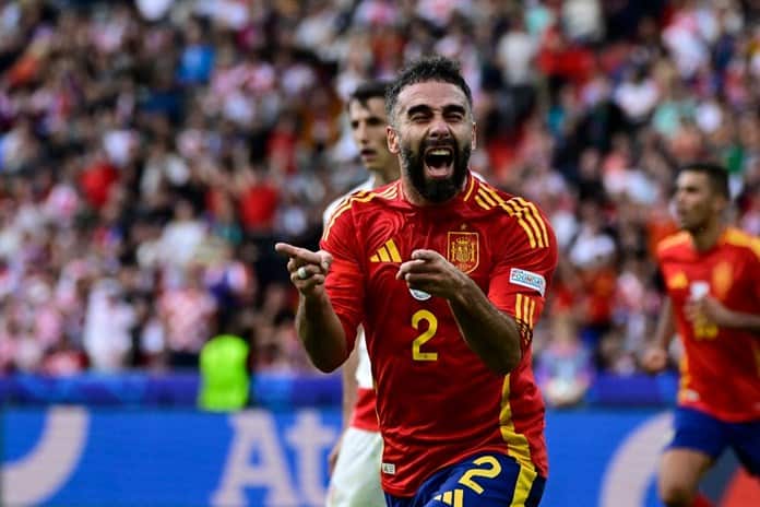 Carvajal, la vida sonríe al extraño novato de la Eurocopa