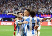 Argentina inicia con éxito la defensa de la Copa América ganando 2-0 a Canadá