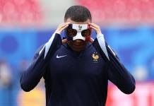 Mbappé se entrena con máscara y apunta a los Países Bajos