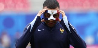 Mbappé se entrena con máscara y apunta a los Países Bajos