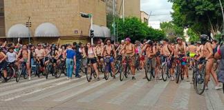 Con rodada al desnudo, exigen respeto para los ciclistas