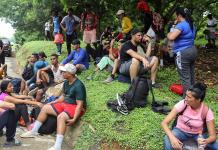 México reporta una caída de 68 % en las detenciones de migrantes en la frontera con EE.UU.