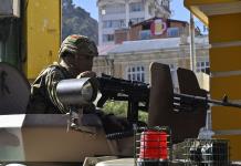 Abren investigación en contra de militares que irrumpieron en sede del Gobierno boliviano