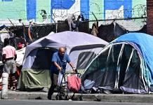 Corte Suprema de EEUU confirma prohibición de dormir en la calle a personas sin hogar