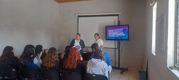 Imparten conferencia en la Biblioteca Pública Municipal “Vida Sexual Responsable” a estudiantes de preparatoria