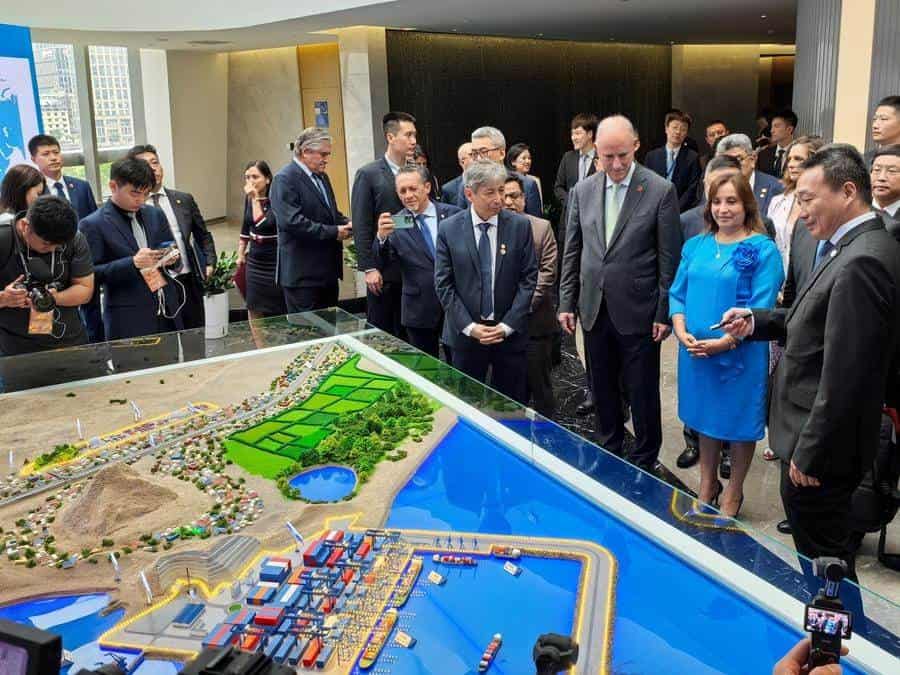 Presidenta peruana elogia progreso tecnológico de China