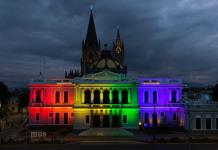 El MUSA se une al Día Internacional del Orgullo con la iluminación colorida de su fachada