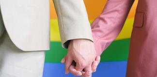 Letonia autoriza a homosexuales a registrarse como parejas de hecho