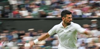 Djokovic debuta en Wimbledon con autoridad tres semanas después de su operación