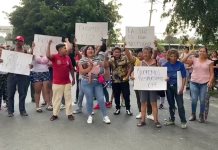 Por falta de luz, protestan y colapsan Carretera a Chapala