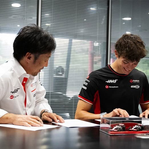 El británico de 19 años Oliver Bearman pilotará un Haas en 2025