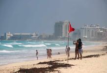 México prevé que el huracán Beryl toque tierra este jueves en la noche cerca a Tulum