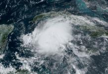 El huracán Beryl impacta México y deja daños materiales en zona turística