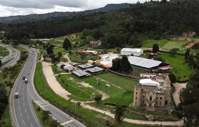 Hasta un castillo: propiedades del narco para reparar a víctimas en Colombia