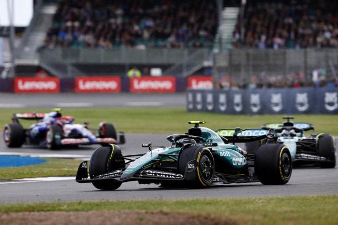 Hamilton pone fin a tres años de sequía al ganar en casa en Silverstone