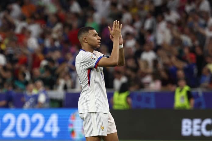 Con máscara o sin ella, el Mbappé de la Eurocopa no fue un superhéroe