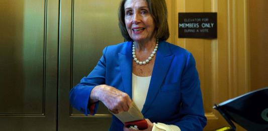 Nancy Pelosi sugiere que Biden debería repensar su candidatura a la reelección