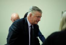 La Justicia de EE.UU. desestima el caso contra Alec Baldwin por homicidio involuntario