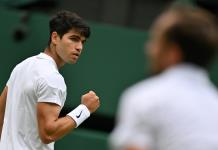 Alcaraz vence a Medvedev en semifinales y buscará segundo título en Wimbledon