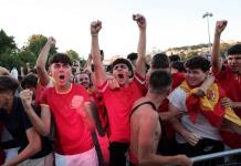 La selección española llega a Madrid para recibir el homenaje de la afición