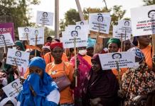 El Parlamento de Gambia tumbó una ley para levantar la prohibición de la mutilación genital femenina