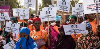 El Parlamento de Gambia tumbó una ley para levantar la prohibición de la mutilación genital femenina