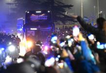 Aficionados reciben en Buenos Aires a Argentina, flamante bicampeón de América