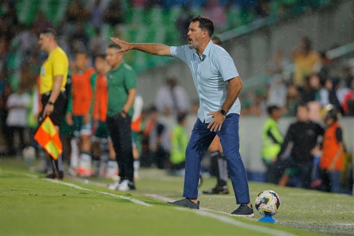 Pumas sorprende de visita en la frontera