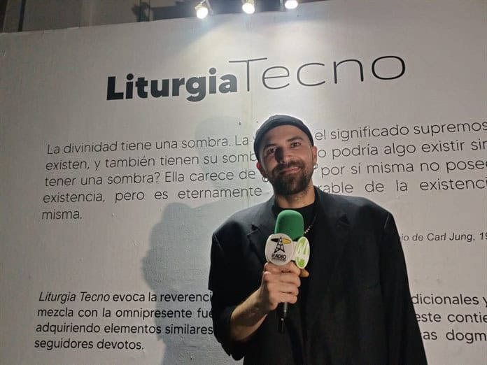 El artista Aldo Coronel expone ‘Liturgia Tecno’, un futuro distópico por el uso de la tecnología