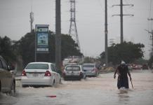 Las ondas tropicales 12 y 13 provocarán lluvias intensas en 11 estados de México