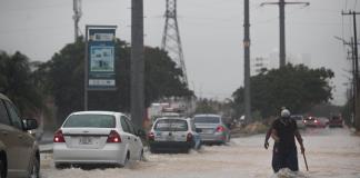 Las ondas tropicales 12 y 13 provocarán lluvias intensas en 11 estados de México