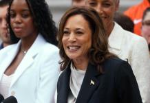 El emoticón del coco, memes y una actitud ‘brat’, las armas políticas de Kamala Harris