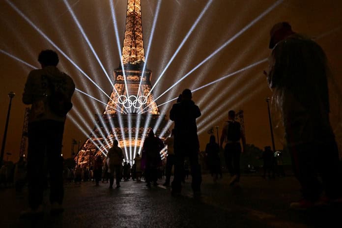 La magia del estadio de la Torre Eiffel no hechiza a los vecinos locales