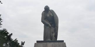 Restauran el monumento a la madre La Tormenta en Guadalajara