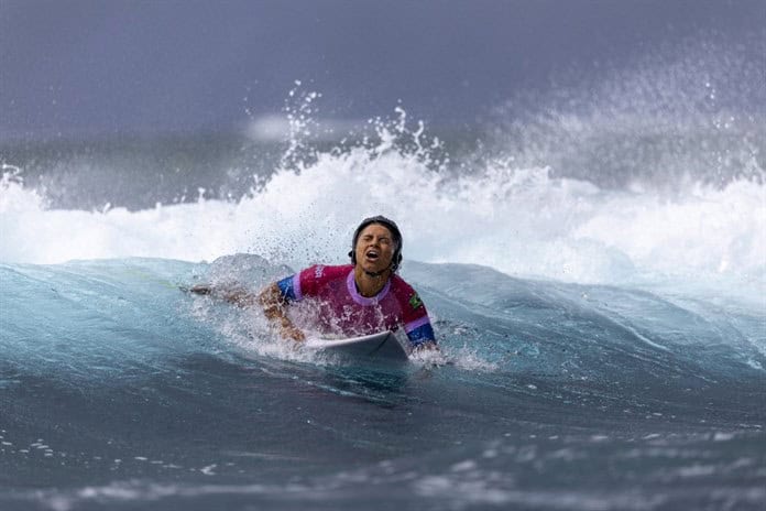 Tercera ronda del surf femenino ha sido aplazada por malas condiciones