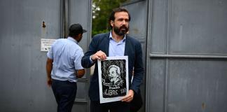 RSF pide liberación de periodista Zamora al visitarlo en cárcel en Guatemala