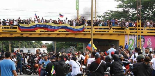 Cuatro muertos en protestas contra Maduro y nuevas marchas en Venezuela