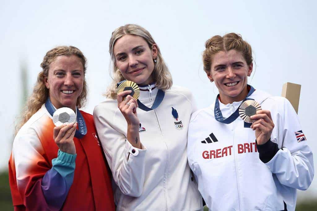 La francesa Beaugrand gana el triatlón femenino, primera prueba olímpica en el Sena