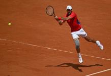 Djokovic y Alcaraz avanzan a cuartos de final del tenis de París-2024