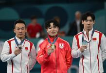 El japonés Oka gana oro en concurso general de gimnasia en París-2024