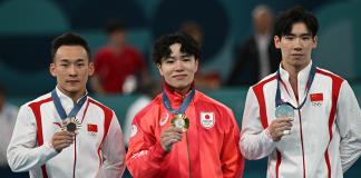 El japonés Oka gana oro en concurso general de gimnasia en París-2024