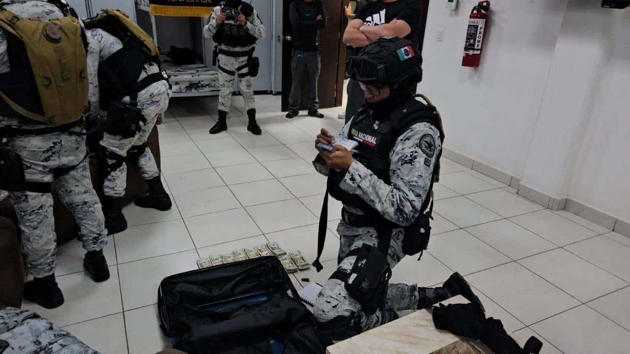 Guardias nacionales “guardaban” más de 55 mil dólares; 5 están detenidos