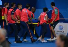 Evacuada a una nadadora eslovaca de la piscina de París con respiración asistida