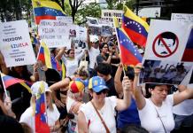 Miedo, llanto y resiliencia en Venezuela en víspera de manifestación contra Maduro