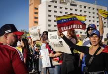 Migrantes venezolanos en frontera norte de México, entre esperanza y miedo tras elecciones