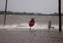 Tormenta tropical Debby amenaza con inundaciones catastróficas a su paso por Florida