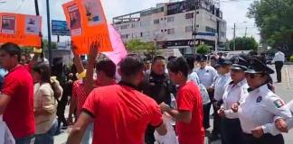 Reprimen protesta de familiares de desaparecidos cuando intentaban cerrar avenida