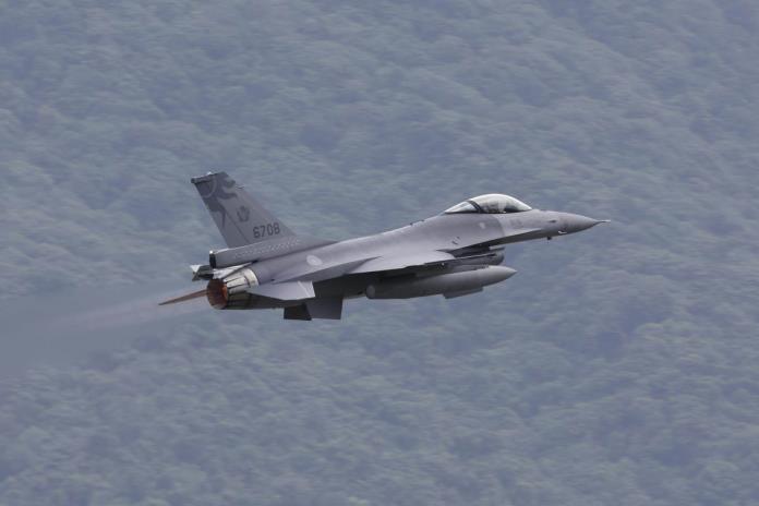 EEUU despliega aviones caza furtivos en Medio Oriente, según Pentágono